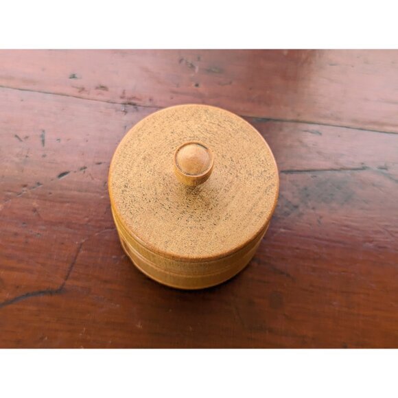 Small round treen box, vintage wood turned box with lid, small minimalist - Picture 4 of 7